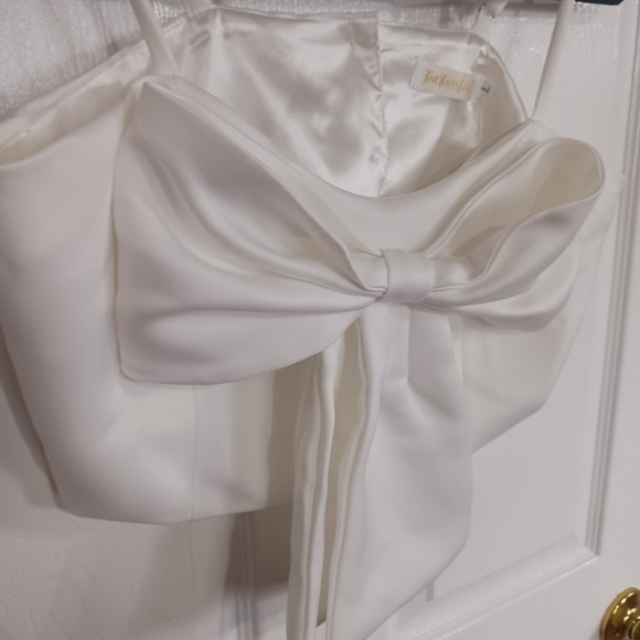 TWO TWIN STYLE White Satin BOW CROP TOP SIZE large croquet fairy party event - Picture 4 of 7